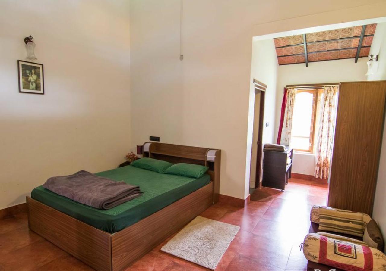 Wanders In Travel Company Hotel Madikeri Exterior foto